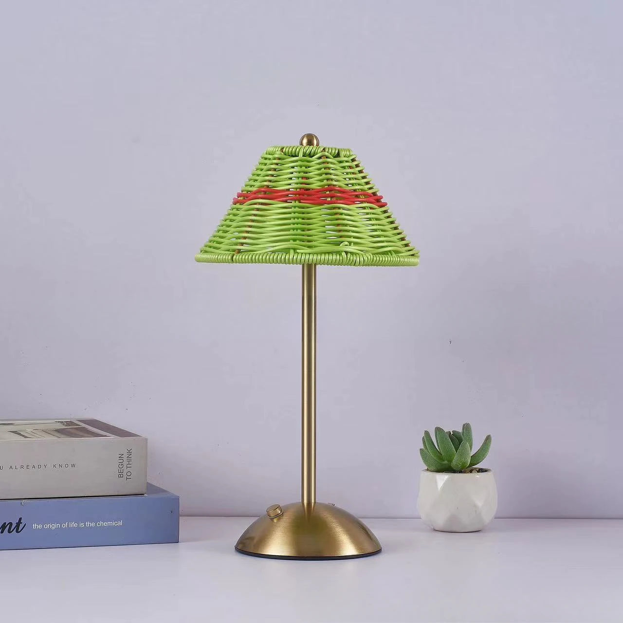 Rattana – Rechargeable Desk Lamp