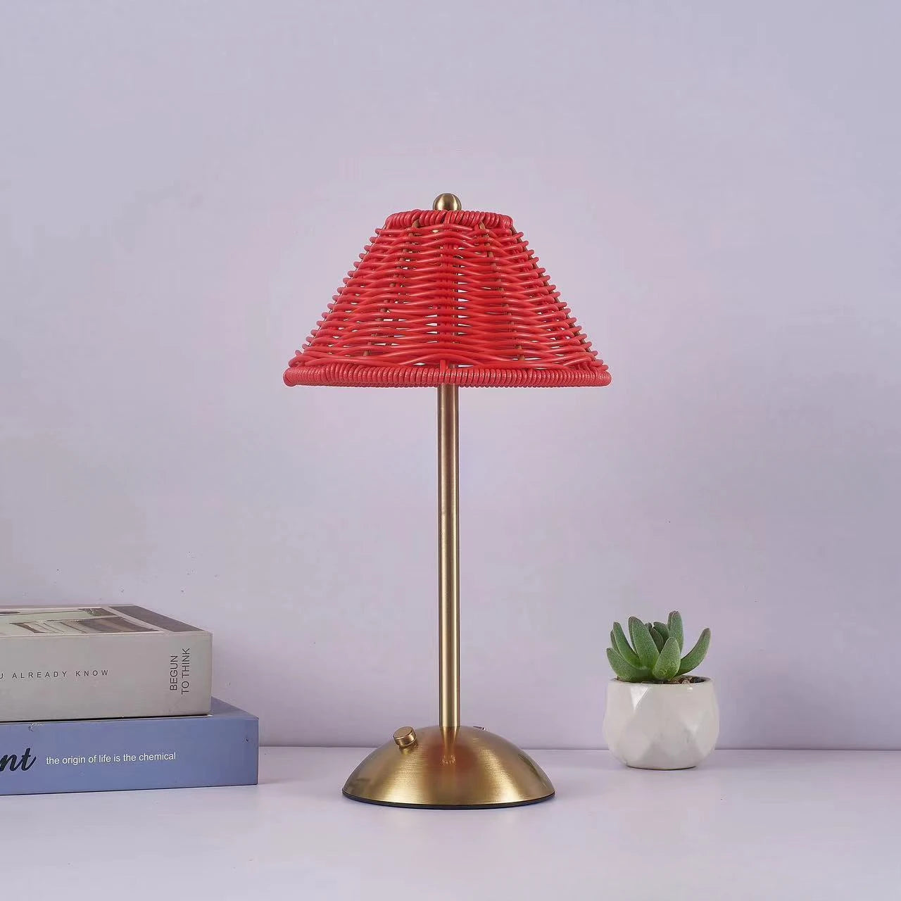 Rattana – Rechargeable Desk Lamp