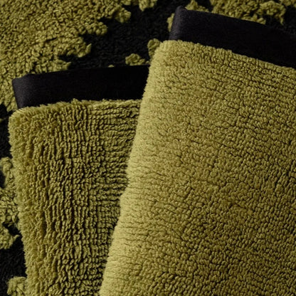 TuftWarm – Fleece Anti-Slip Sofa Cover