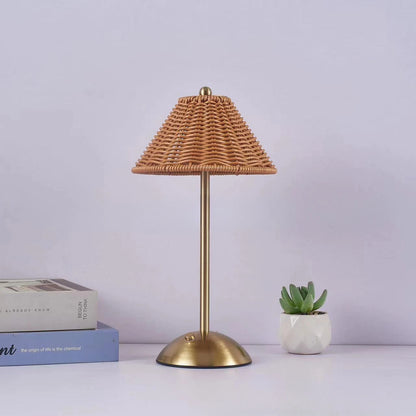 Rattana – Rechargeable Desk Lamp